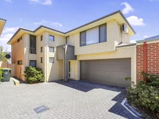 Unique 4 BR 3/176 Belmont Avenue, RIVERVALE, WA 6103 Townhou.