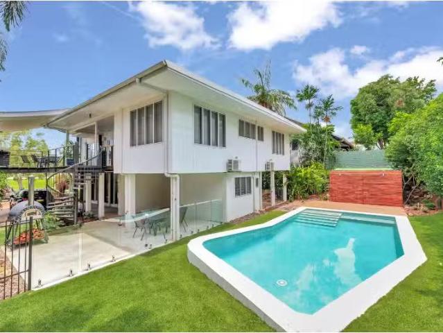 For Rent! 4 BR 37 Temira Crescent, LARRAKEYAH House for rent.
