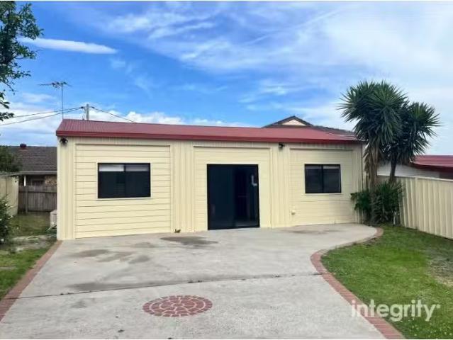 Just in! 4 BR 3/44 Greenwell Point Road, Greenwell Point House.