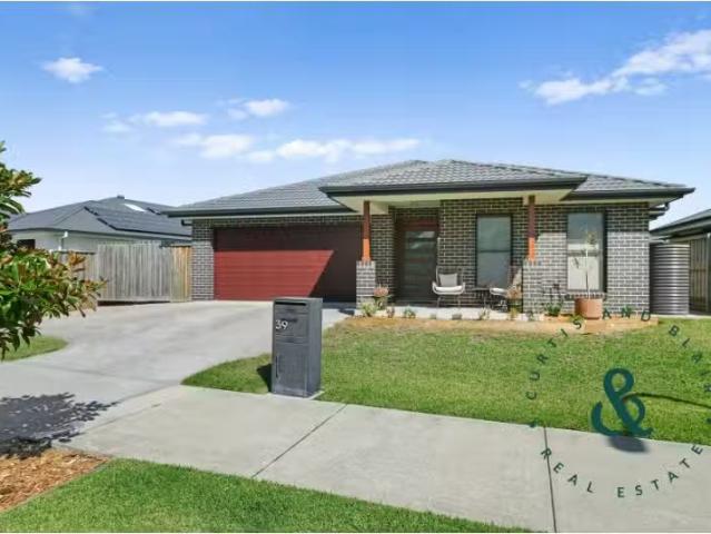 Unique 4 BR 39 Carolina Rd, Medowie House for rent Listed by.