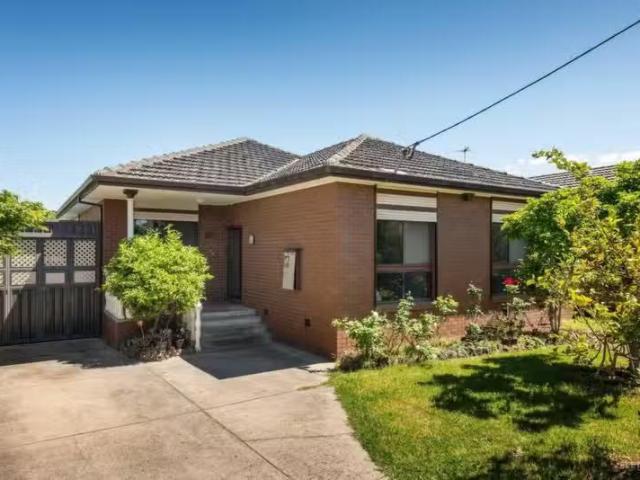 Cheap 4 BR 39 Crispe Street, Reservoir VIC 3073 House Auction