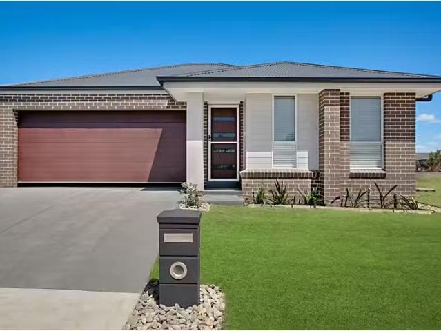 For Rent! 4 BR 39A Ambrose Street, ORAN PARK House for rent L.