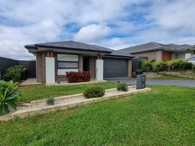 Unique 4 BR 3 Brunton Place, ST HELENS PARK House for rent Li.