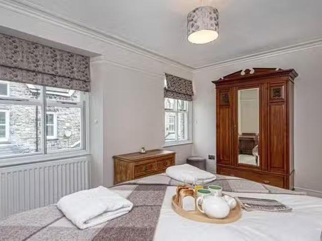 Charming 4 BR Wnion Square