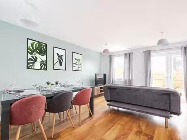 Unique 4 BR Newmarket Road
