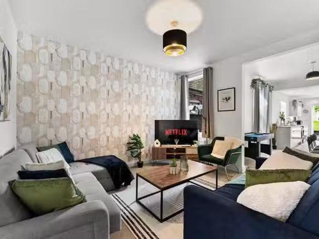 For Rent! 4 BR Palmyra Road