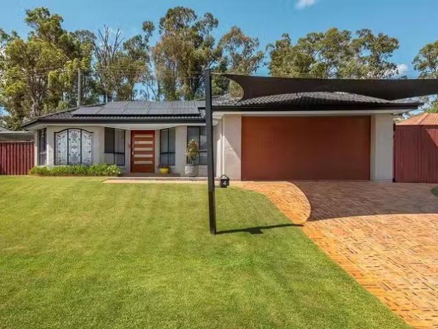 Deal! 4 Danielle Street, Oxenford, QLD 4210