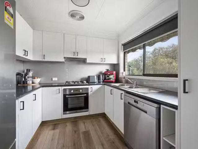 Cheap 4 Elsa Court, Wodonga, VIC 3690