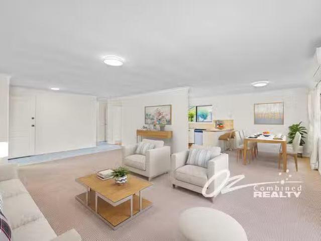 Just in! 4 June Avenue, Basin View, NSW 2540