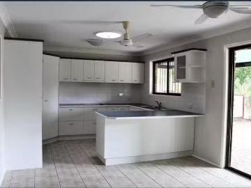 Nice 4 Juxon Street, Hillcrest, QLD 4118