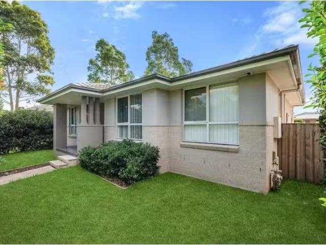 Cozy 4 Lance Street, ORAN PARK House for rent Listed by Team.