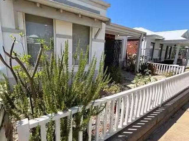 Nice 4 Mickle Alley, Ellenbrook, WA 6069
