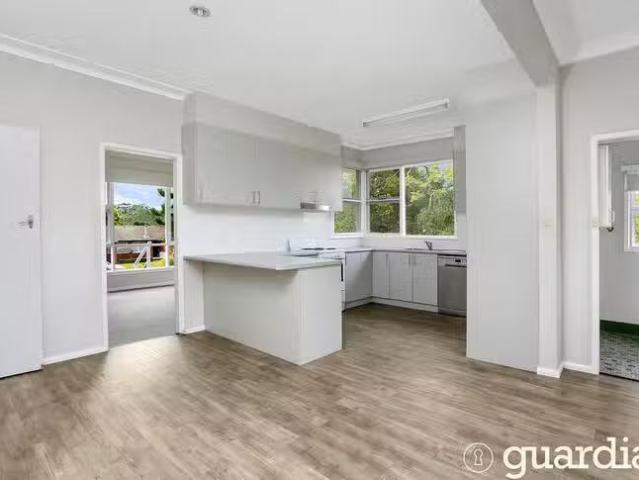 Cozy 4 Millar Crescent, Dural, NSW 2158