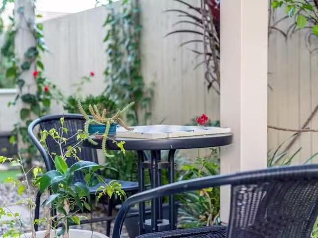Deal! 4 Riviera Crescent, North Lakes, QLD 4509