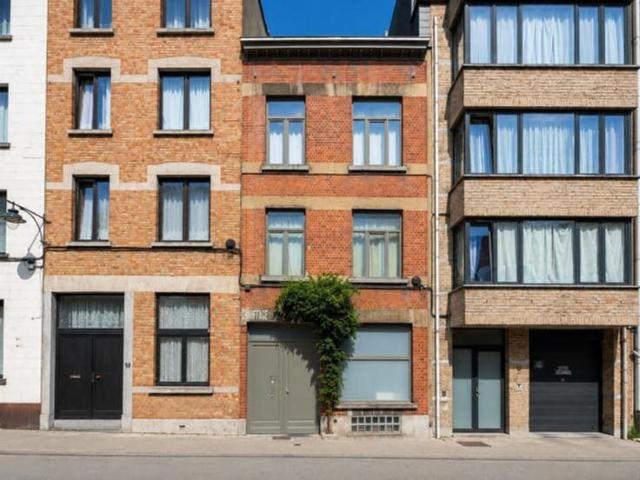 !NEW! 4BR + Office Garden & Terrace | Meiser
