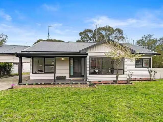 Nice 503 Howitt Street, Soldiers Hill, VIC 3350