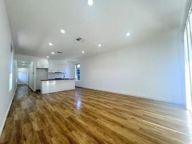 Rental! 50 Guildford Street, Clearview, SA 5085