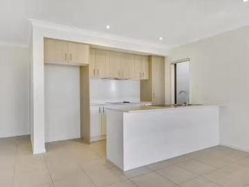 Just in! 50 Solar Circuit, Spring Mountain, QLD 4300