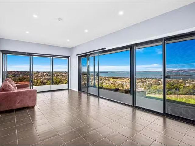 Deal! 50 Semaphore Road, BERKELEY Apartment for rent Listed b.