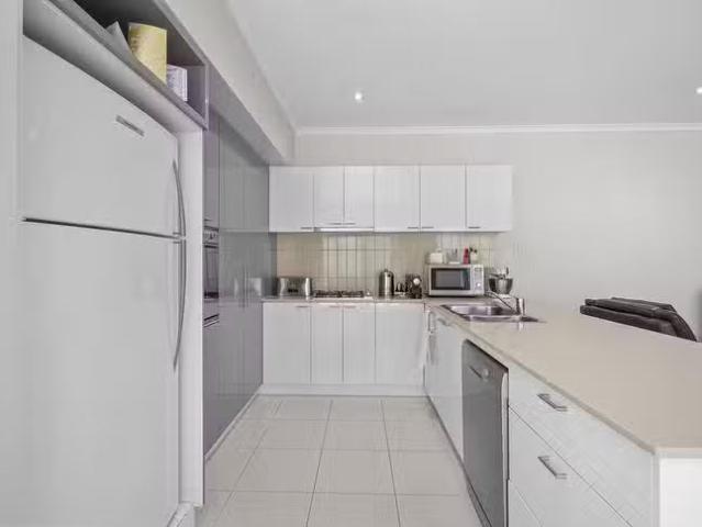 Cozy 50 St Andrews Drive, Heatherton, VIC 3202
