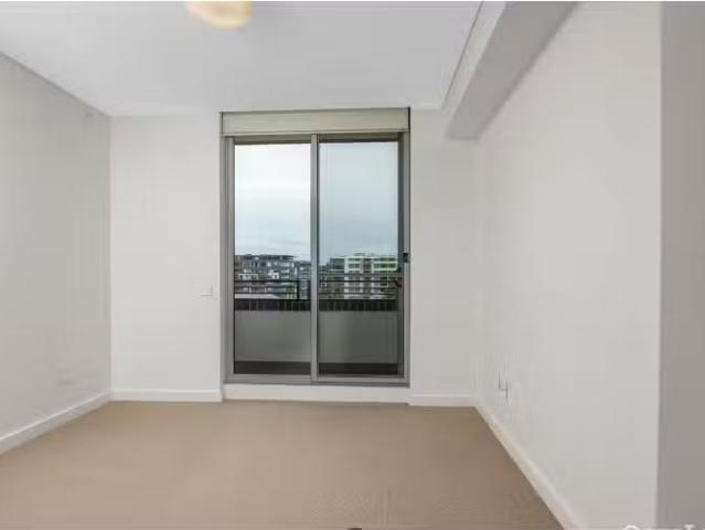 Nice 515/5 Verona Drive, Wentworth Point Apartment for rent L.