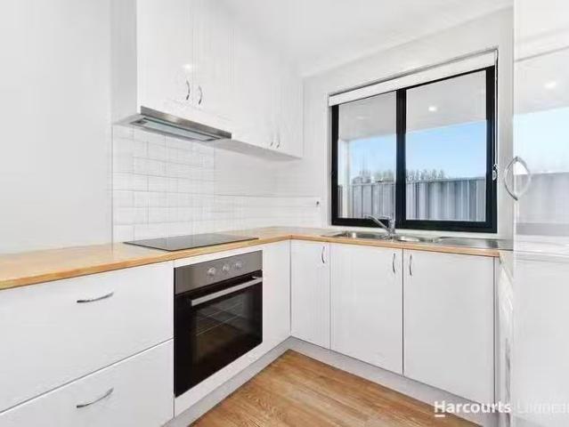Deal! 5/16 Barton Street, Mowbray, TAS 7248