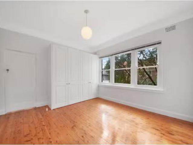 Just in! 5/17 Barry Street, NEUTRAL BAY Apartment for rent Li.