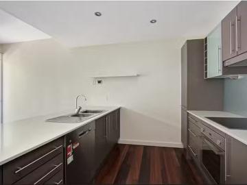 Just in! 5/112 Beck Street, Paddington Townhouse for rent Lis.