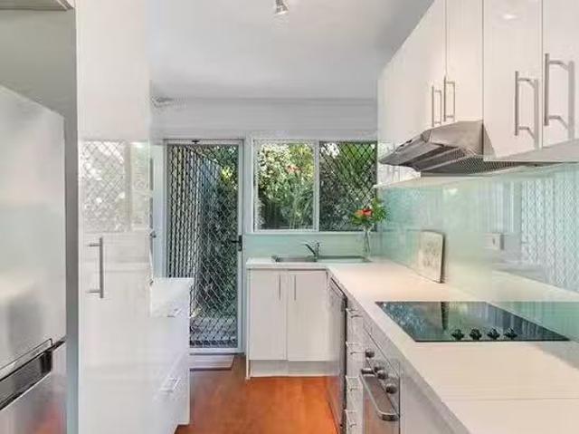 New 5/11 Crichton Street, Yeerongpilly, QLD 4105
