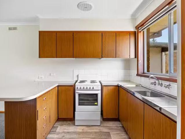 Charming 5/203 Dowling Street, Wendouree, VIC 3355