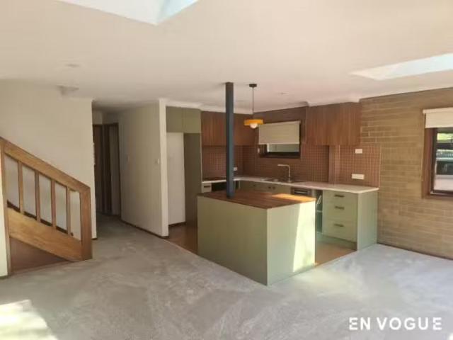 Rental! 52/12 Oliver Street, Lyneham Townhouse for rent Liste.