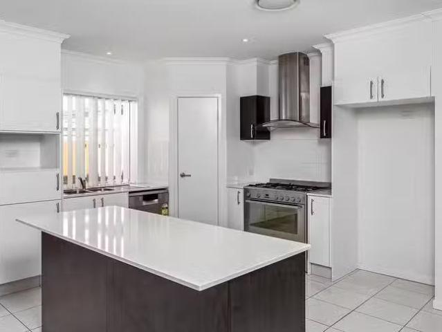 For Rent! 52 Ingham Street, Oxley, QLD 4075
