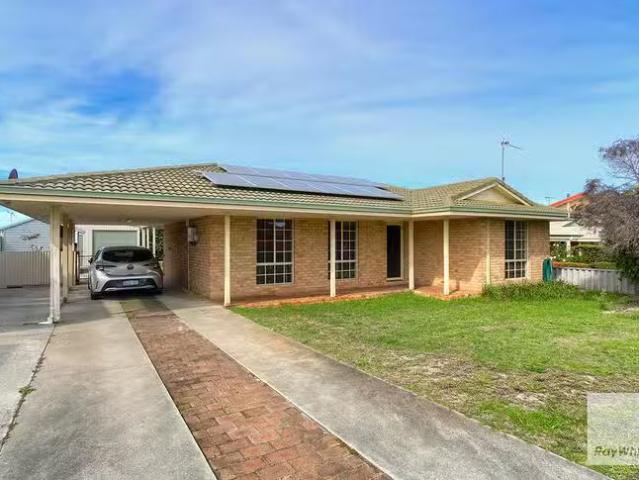 Cozy 52 Meananger Crescent, Bayonet Head, WA 6330