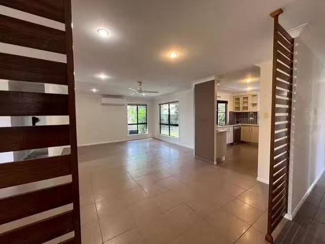 Rental! 52 Victor Avenue, Glenella, QLD 4740