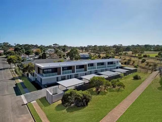 Unique 5/2A Mander Road, Christie Downs, SA 5164