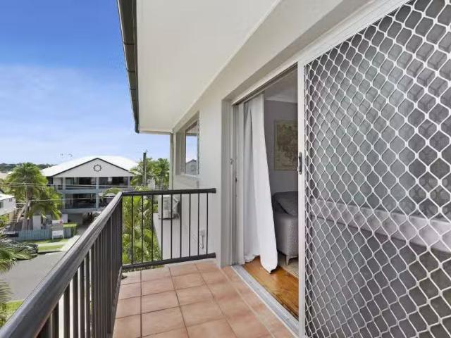 Just in! 5/42 Rialto Street, Coorparoo Apartment for rent Lis.