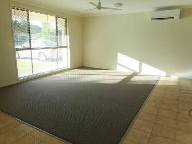 Deal! 54 Haldham Crescent, Regents Park, QLD 4118