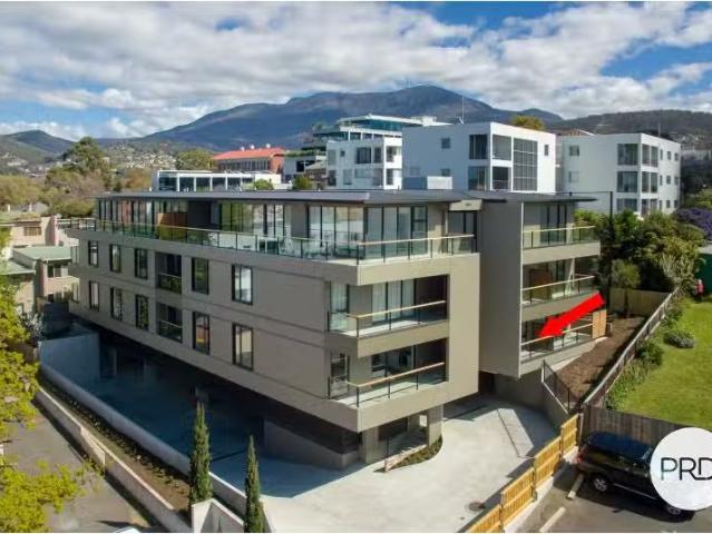 Nice 5/51 Sandy Bay Road, BATTERY POINT House for rent Listed.