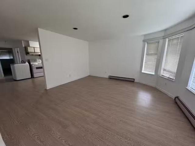 Deal! 57757159 15297 92 Avenue