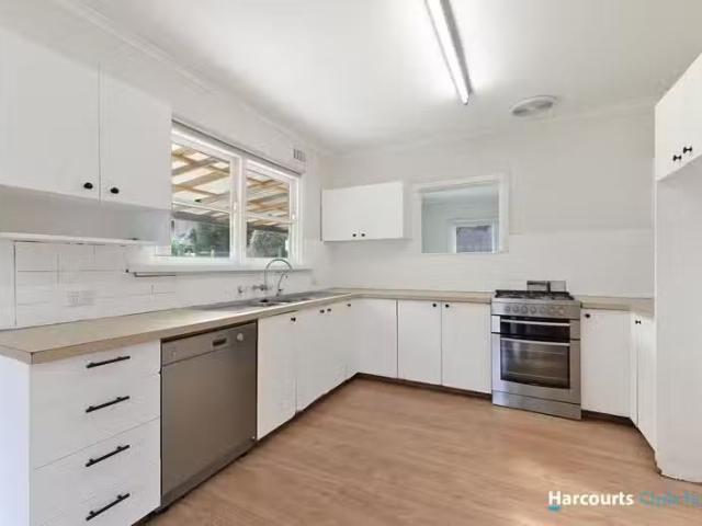 New 57 Kanooka Road, WANTIRNA SOUTH, VIC 3152 House for Rent