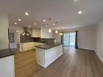 Greater Vancouver - Office room