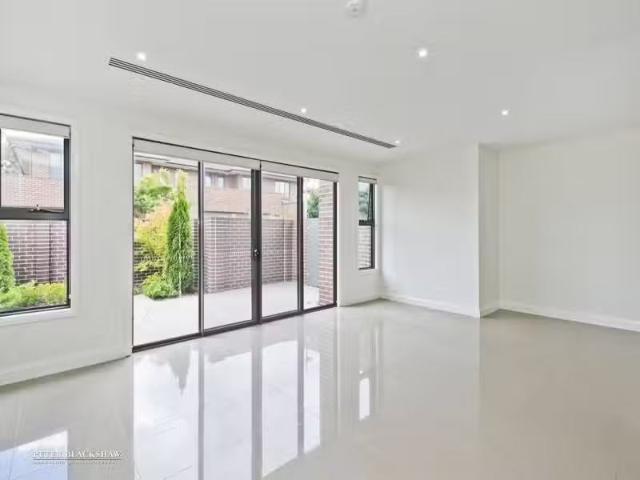 Nice 5/80 Newdegate Street, Deakin Townhouse for rent Listed.