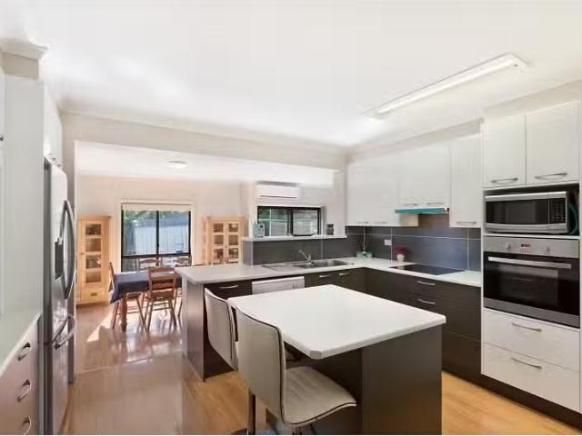 For Rent! 58 Arlington Street, Gorokan House for rent Listed.