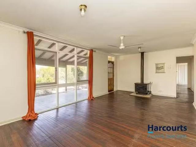 Unique 59 Watling Avenue, Lynwood, WA 6147