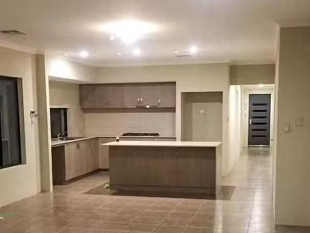 Deal! 5 Temptation Drive, Jindalee, WA 6036