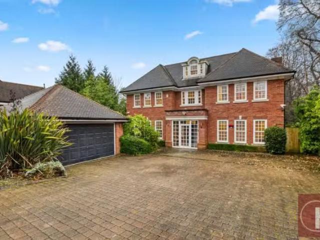 Unique 5 BA 6 bedroom detached house for rent in Calderwood Pl.