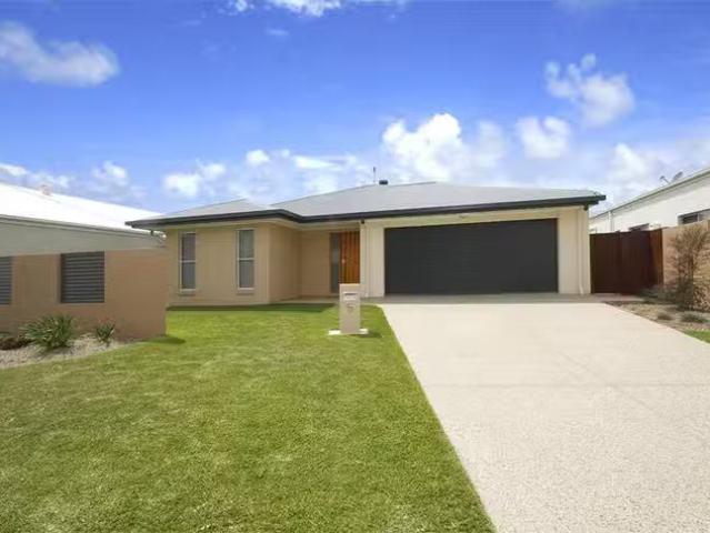 Rental! 5 Banyandah Street, Birtinya, QLD 4575