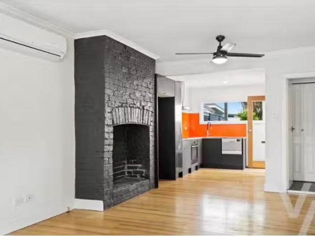Just in! 5 Bourke Street, Carrington House for rent Listed by.