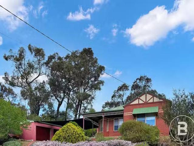 Rental! 5 BR 4 Moomba Court, Kennington, VIC 3550