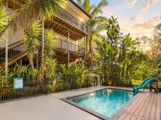 Deal! 5 BR 53 Martins Creek Road, BUDERIM, QLD 4556 House fo.